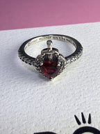 ANILLO REINA MALVADA — foto real